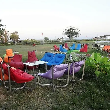 Linda Butik Guemuelduer 2* Izmir