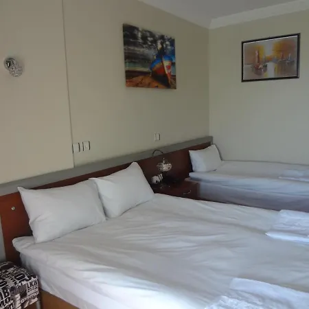 Linda Butik Guemuelduer 2* Izmir