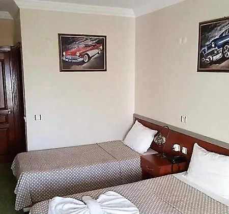 Linda Butik Guemuelduer Hotell Izmir